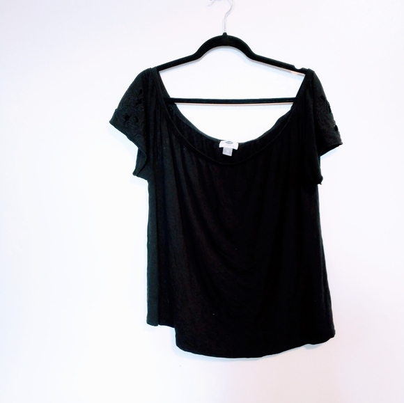 Old Navy black off the shoulder top with short sleeves size XL - Picture 2 of 4
